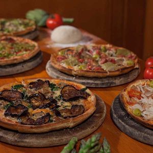 Pizzas artesanas pizzeria Dolomiti Menú roller. Albacete